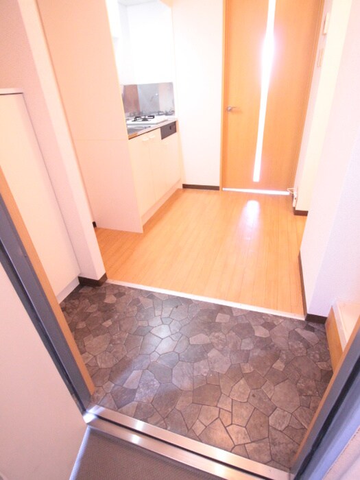 物件内観写真7　(玄関)