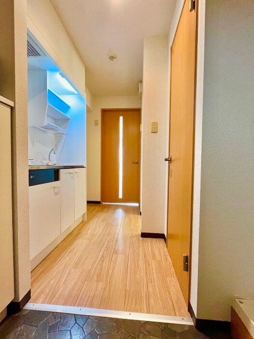 物件内観写真18　(廊下)