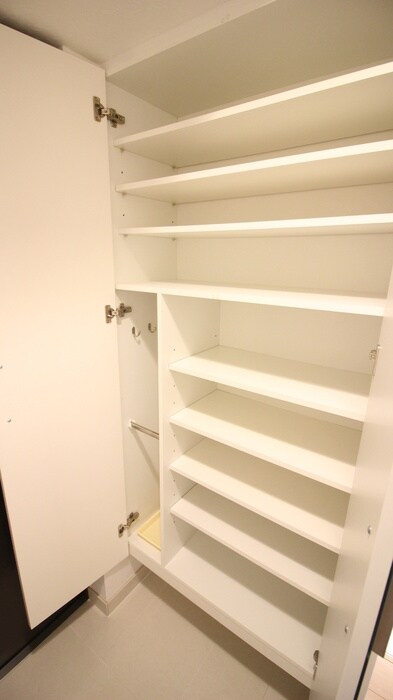 物件内観写真17　(靴箱)