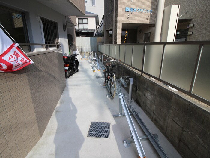 物件外観写真6　(駐輪場)