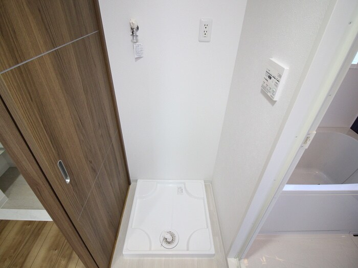 物件内観写真18　(洗濯機置場)