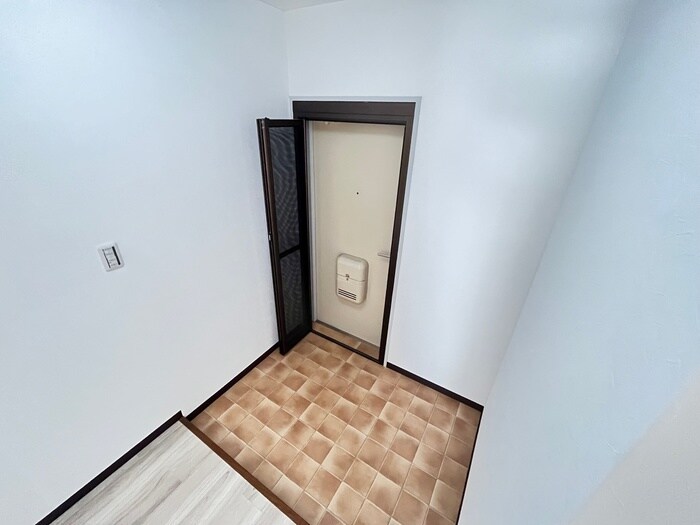 物件内観写真20　(玄関)
