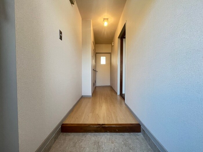 物件内観写真12　(廊下)