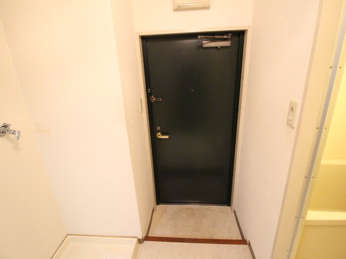 物件内観写真7　(玄関)