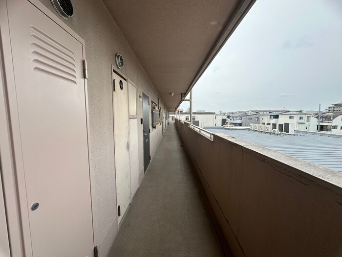 物件外観写真4　(エントランス部分)