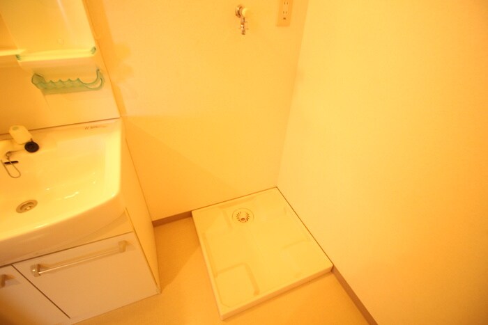 物件内観写真15　(洗濯機置場)