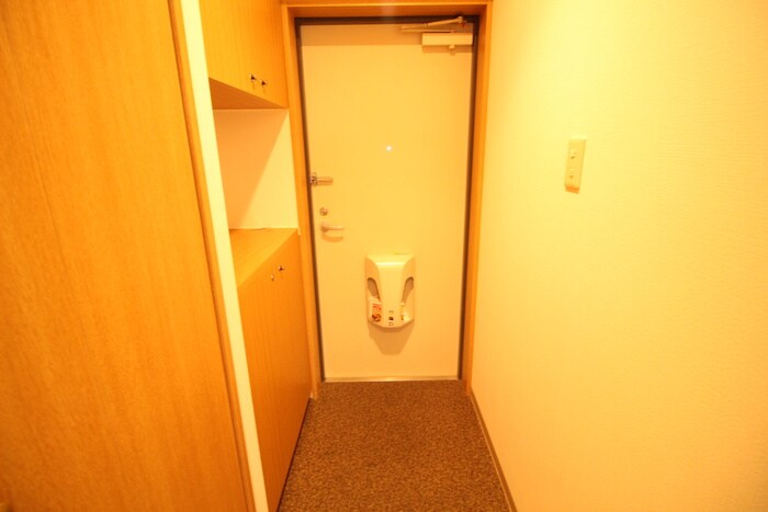 物件内観写真17　(玄関)