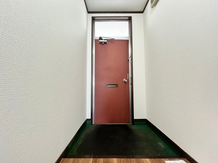 物件内観写真13　(玄関)