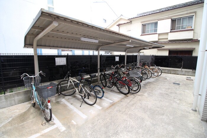 物件外観写真6　(駐輪場)