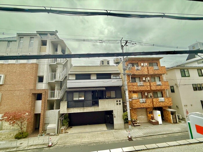 物件内観写真18　(室内からの展望)