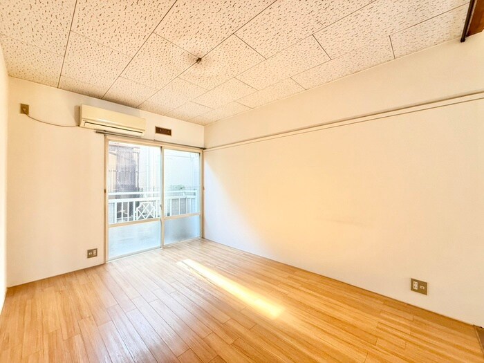 物件内観写真10　(居室)