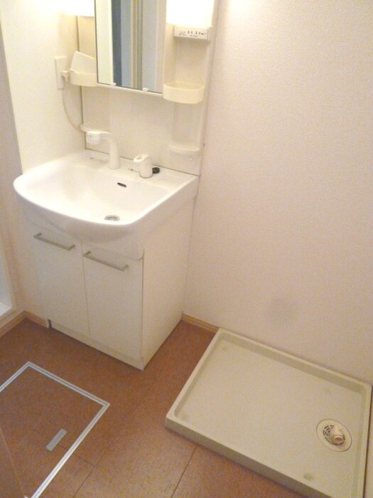 物件内観写真15　(洗濯機置場)