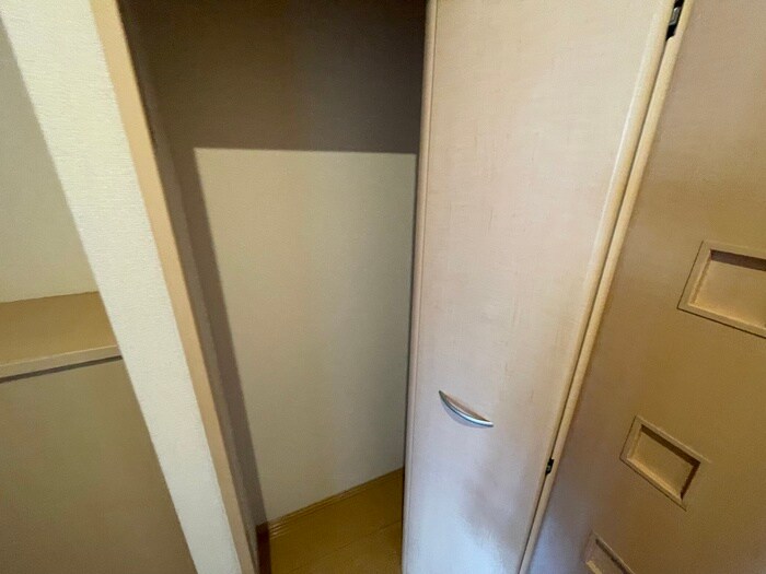 物件内観写真16　(収納)