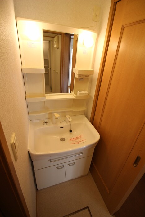 物件内観写真13　(洗面)