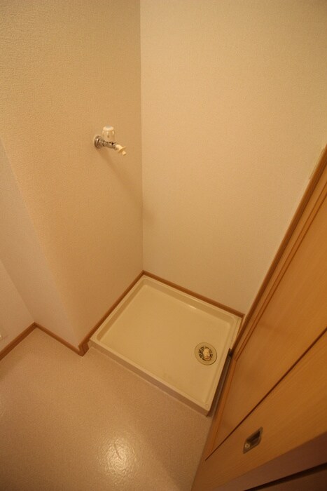 物件内観写真18　(洗濯機置場)