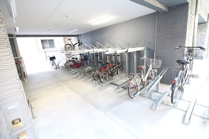 物件外観写真6　(駐輪場)