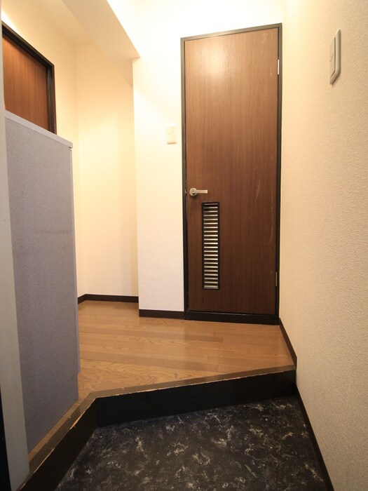 物件内観写真7　(玄関)