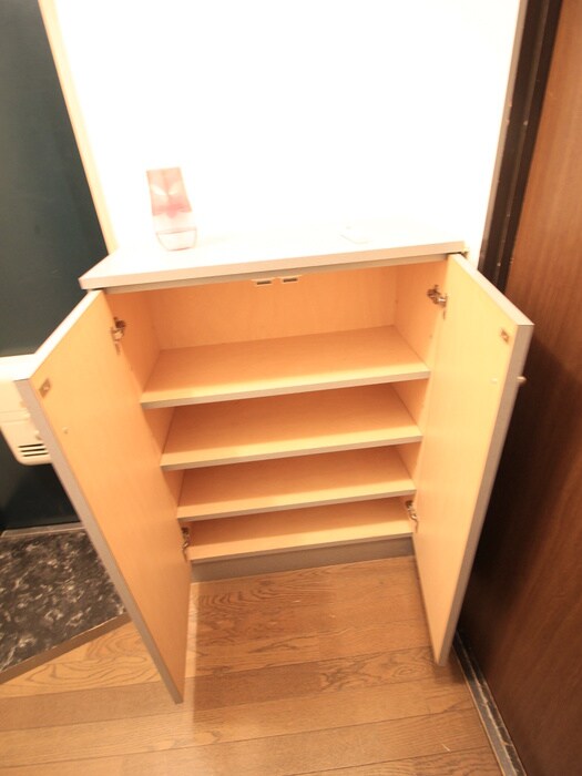 物件内観写真8　(靴箱)