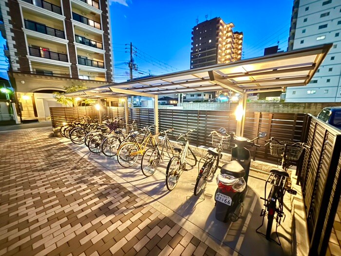 物件外観写真3　(駐輪場)