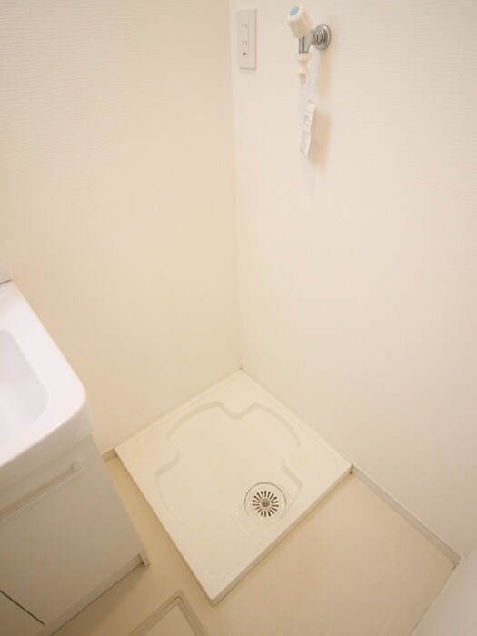 物件内観写真11　(洗濯機置場)