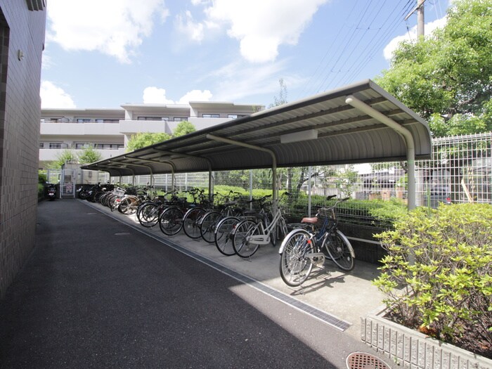 物件外観写真3　(駐輪場)