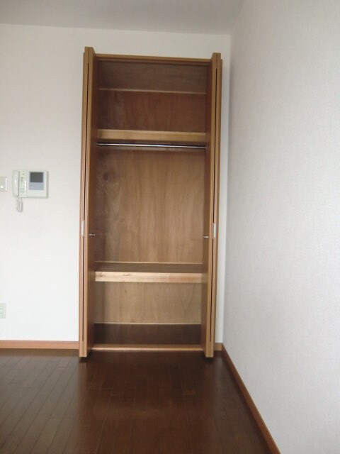 物件内観写真12　(収納)