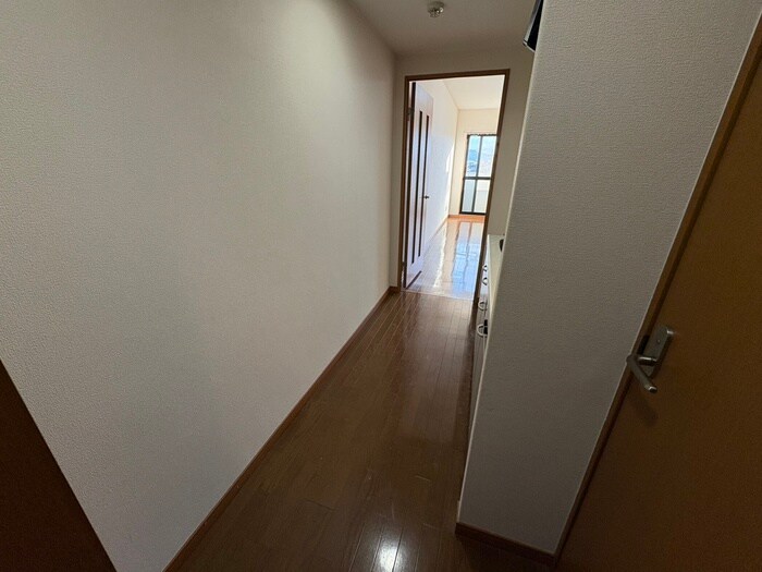 物件内観写真22　(廊下)