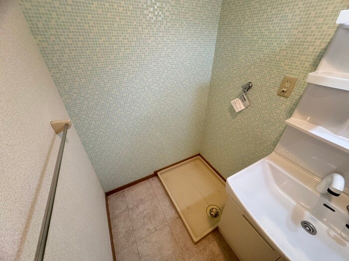 物件内観写真12　(洗濯機置場)