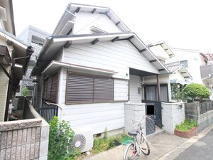 アジス荘園貸家外観写真