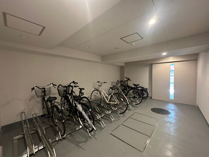 物件外観写真5　(駐輪場)