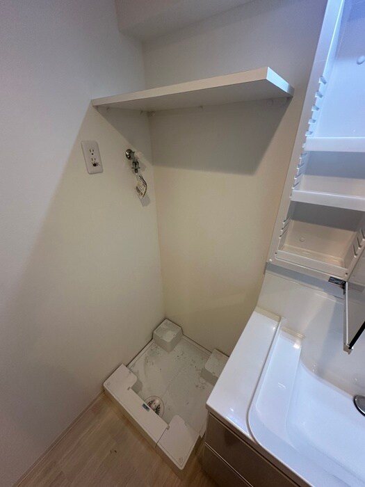 物件内観写真12　(洗濯機置場)