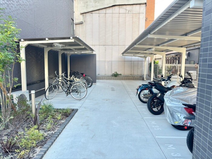 物件外観写真3　(駐輪場)