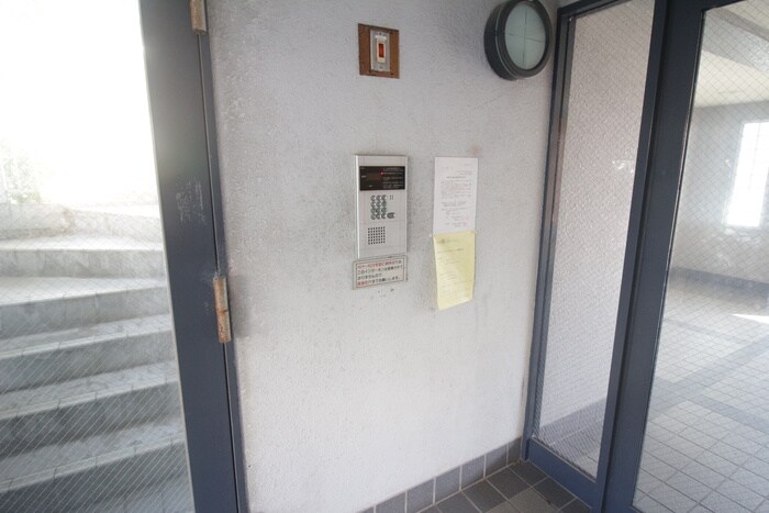 物件外観写真4　(エントランス部分)