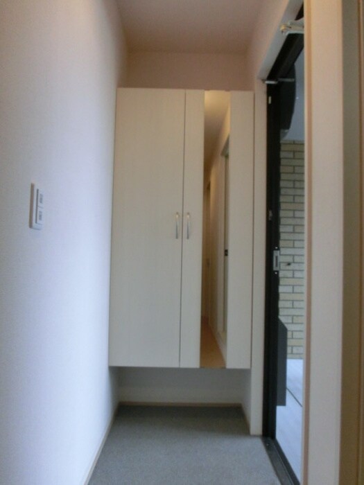 物件内観写真12　(玄関)