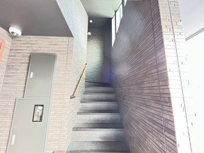 物件外観写真6　(エントランス部分)