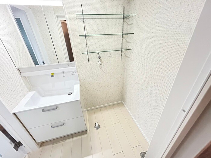 物件内観写真16　(洗濯機置場)