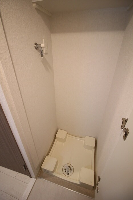 物件内観写真10　(洗濯機置場)