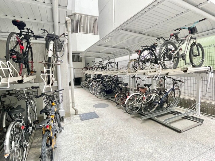 物件外観写真5　(駐輪場)