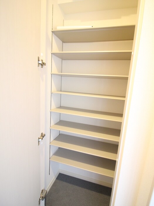 物件内観写真7　(靴箱)