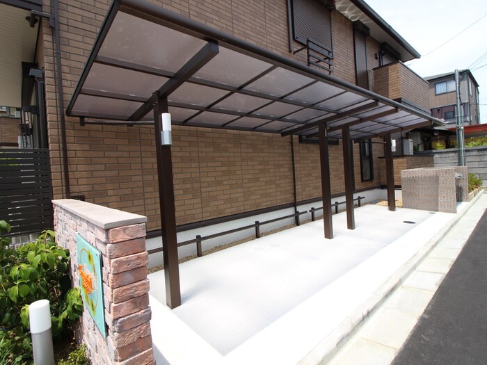 物件外観写真4　(駐輪場)