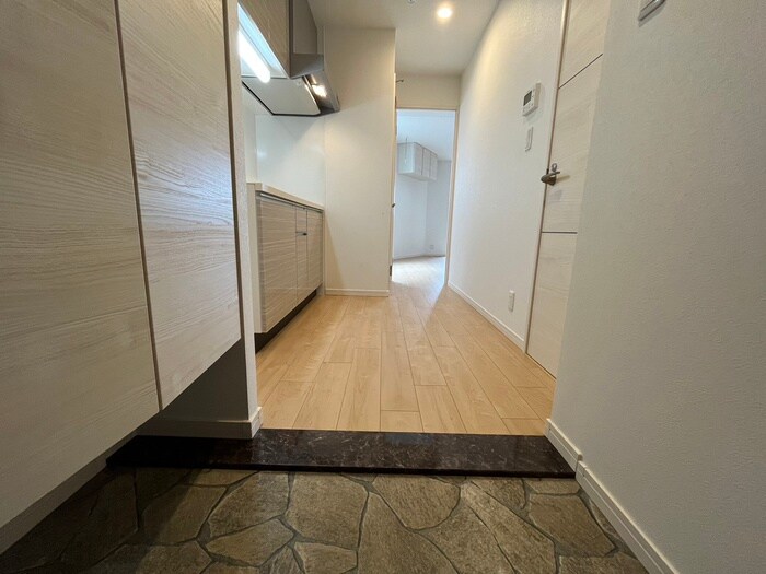 物件内観写真12　(廊下)