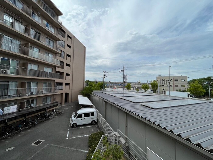 物件内観写真18　(室内からの展望)