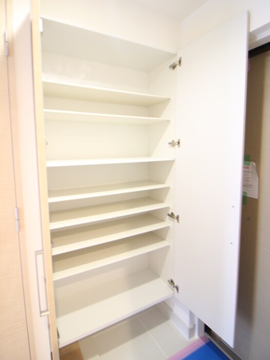 物件内観写真11　(靴箱)