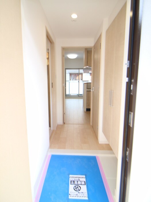 物件内観写真12　(玄関)