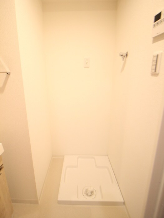 物件内観写真15　(洗濯機置場)