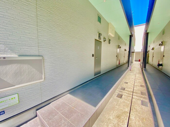 物件外観写真4　(エントランス部分)