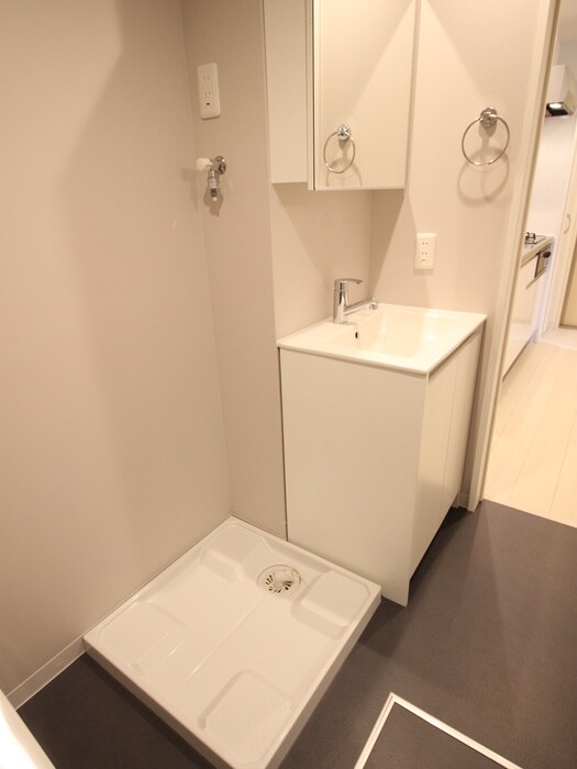 物件内観写真11　(洗濯機置場)