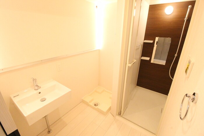 物件内観写真13　(洗濯機置場)