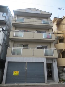 Ｂ・Ｂフラッツの外観写真