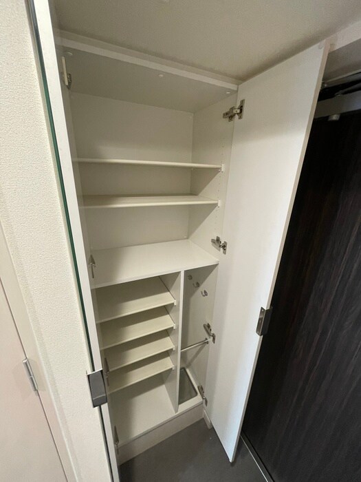 物件内観写真15　(靴箱)